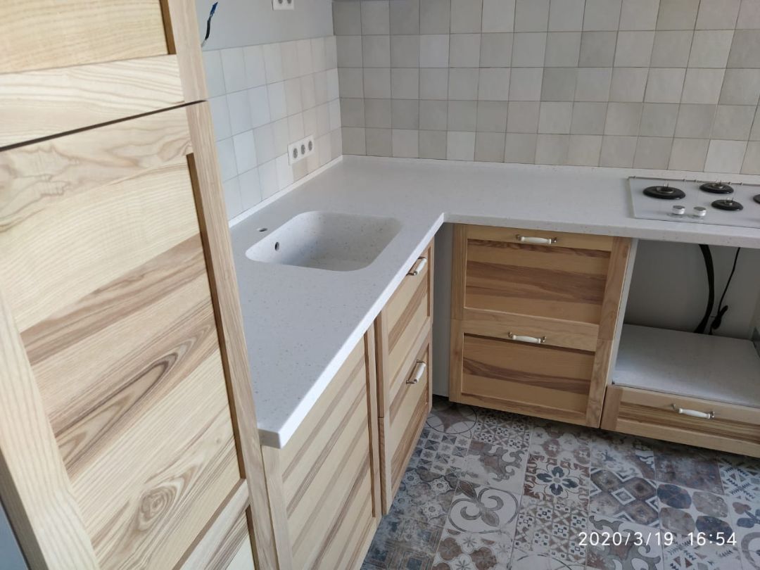 Кухонная столешница из камня на заказ в СПб