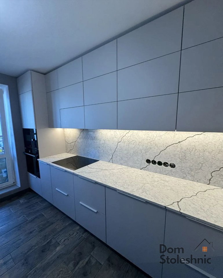 Кухонная столешница из камня на заказ в СПб